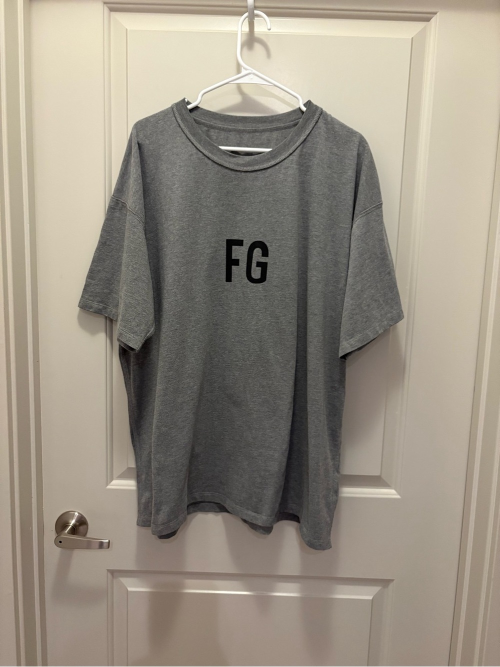 Fear of God Sixth Collection FG Logo T-Shirt
Men's Large Gray Oversized